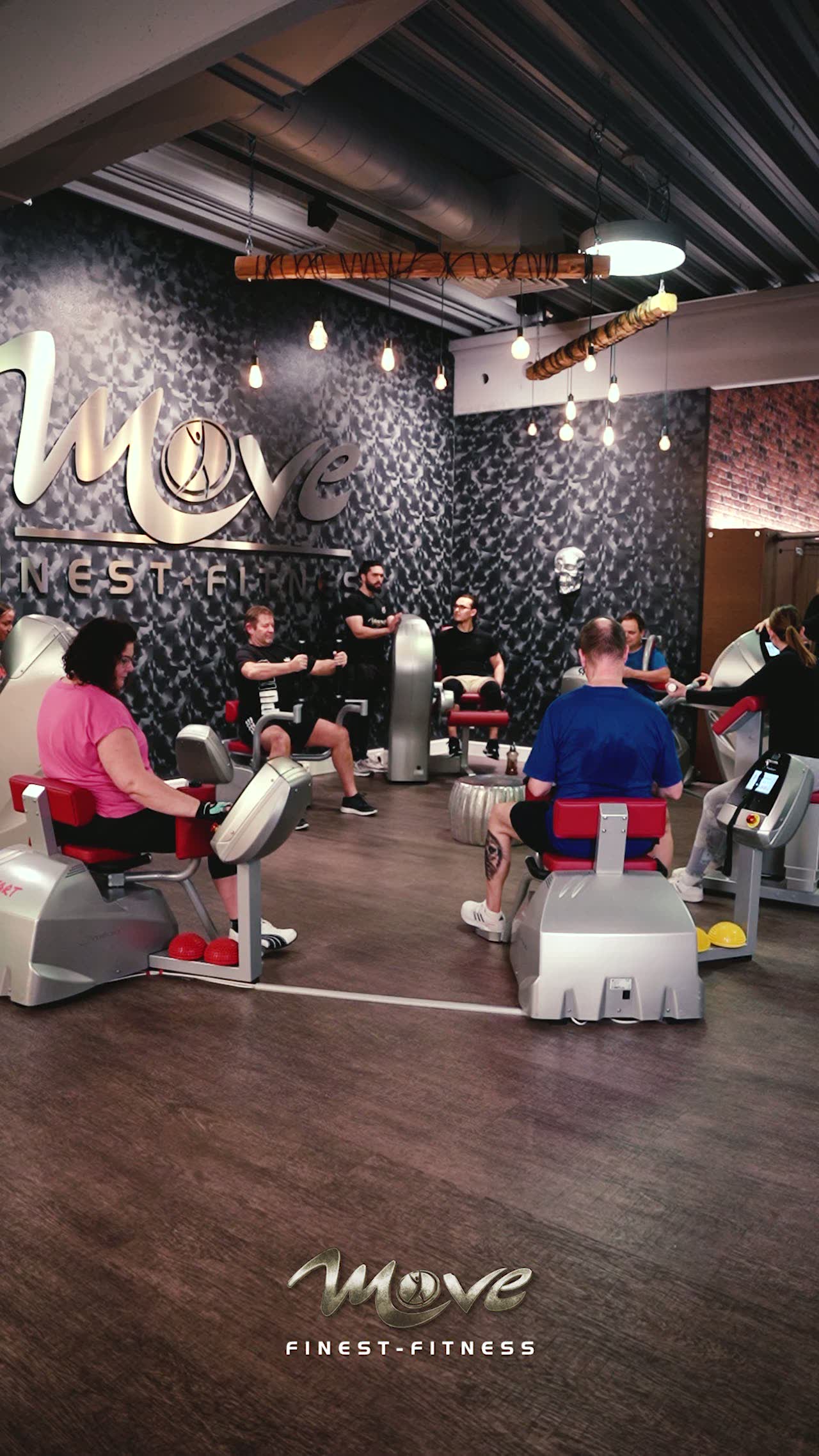 Training im milon Kraft-Ausdauer-Zirkel im MOVE Hagenbach
